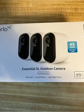 🌸Arlo Essential XL Outdoor Camera (2nd Gen) - White - 3 Pack